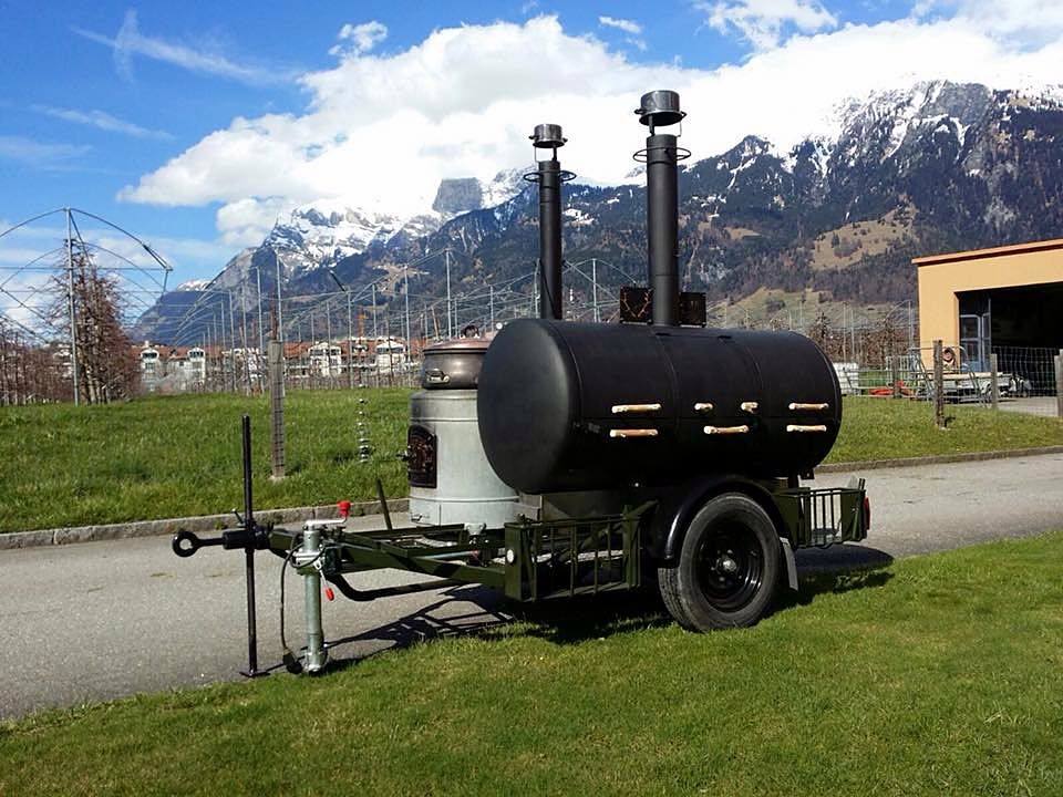 Fertiger Grill-Anhänger